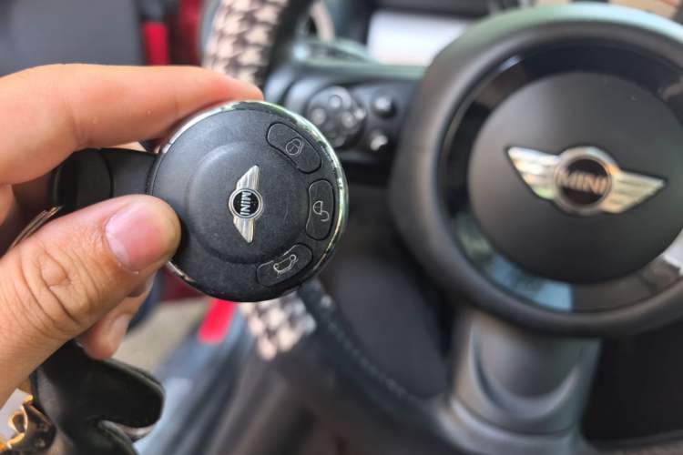 Used MINI 2011 1.6L COOPER Fun Vehicle Key