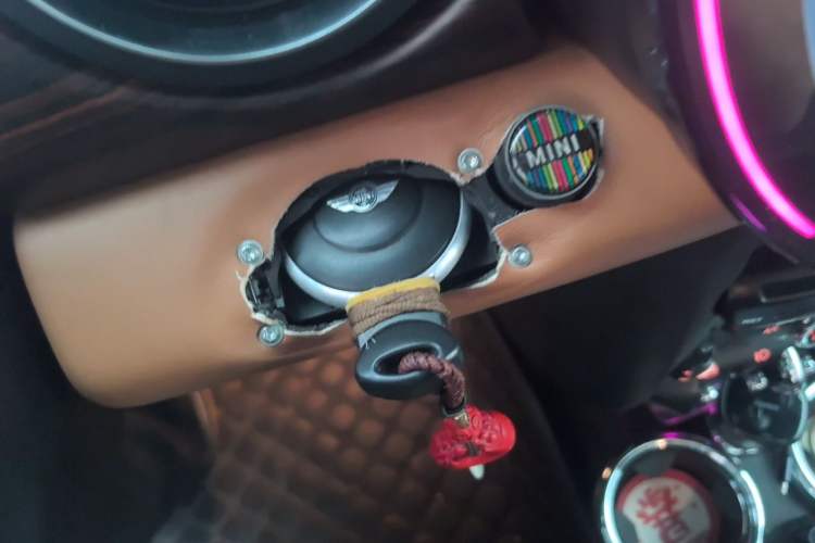 Used MINI 2011 1.6L COOPER Fun Vehicle Key