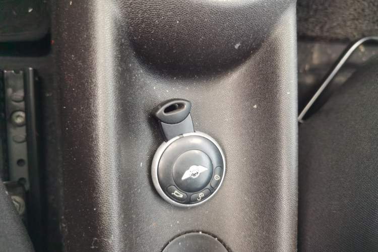 Used MINI 2011 1.6L COOPER Fun Vehicle Key