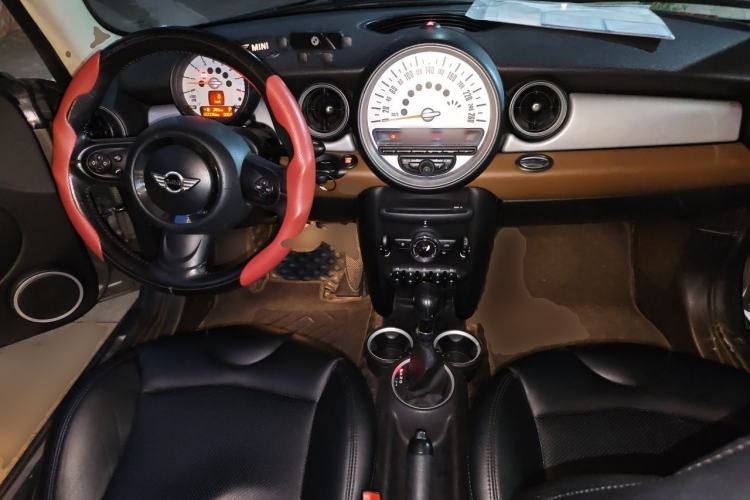 Used MINI 2011 1.6L COOPER Fun Center Console