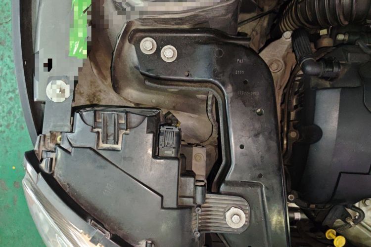 Used MINI 2011 1.6L ONE Engine Bay Right