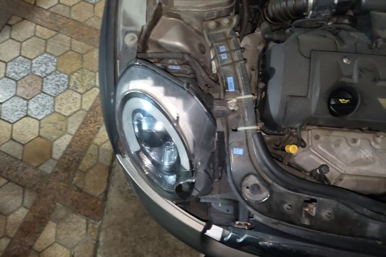 Used MINI 2011 1.6L COOPER Fun Engine Bay Right