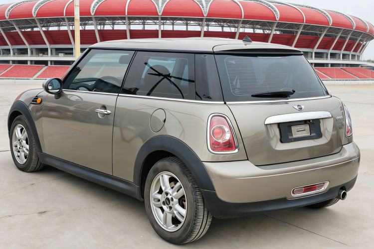 Used MINI 2011 1.6L ONE Exterior 4