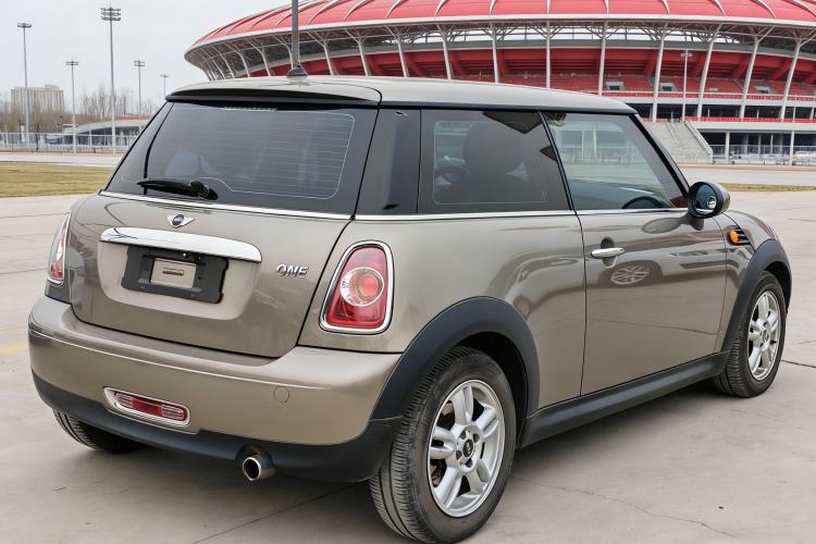 Used MINI 2011 1.6L ONE Exterior 6
