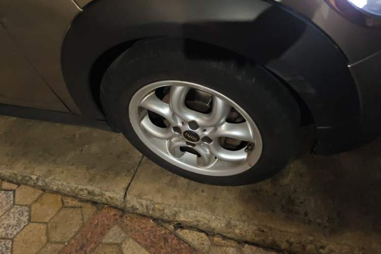 Used MINI 2011 1.6L COOPER Fun Right Front Wheel Hub