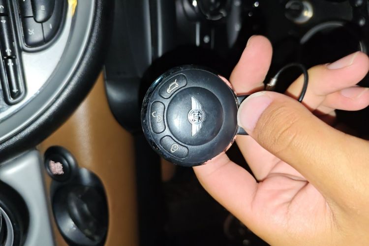 Used MINI 2011 1.6L COOPER Fun Vehicle Key