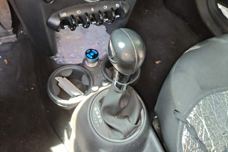 Used MINI 2011 1.6L ONE Gear Lever