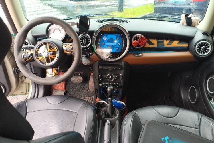 Used MINI 2011 1.6L COOPER Fun Center Console