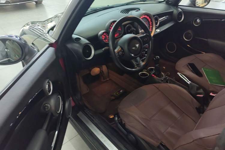 Used MINI 2011 1.6L COOPER CABRIO Driver Seat