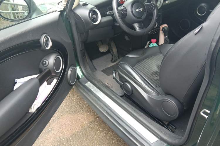Used MINI 2011 1.6L COOPER Excitement Driver Seat
