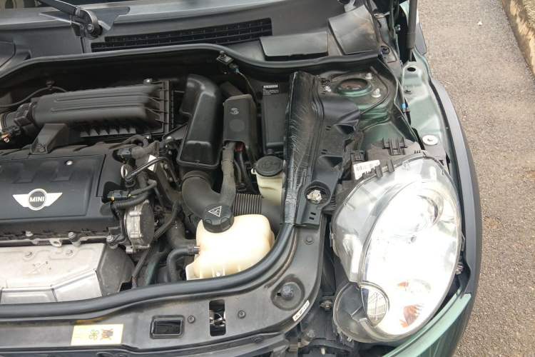 Used MINI 2011 1.6L COOPER Excitement Engine Bay Left