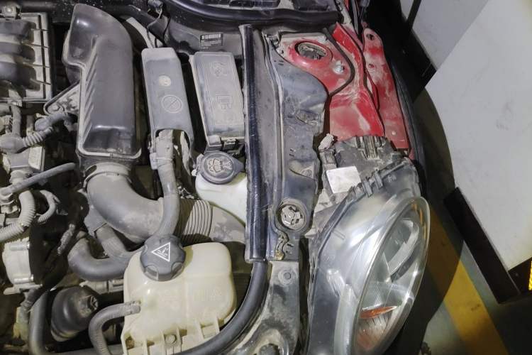 Used MINI 2011 1.6L COOPER Fun Engine Bay Left
