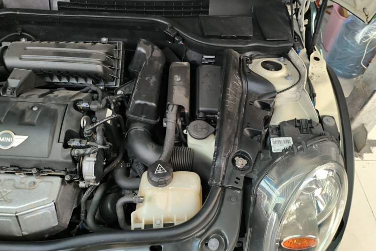 Used MINI 2011 1.6L COOPER Fun Engine Bay Left