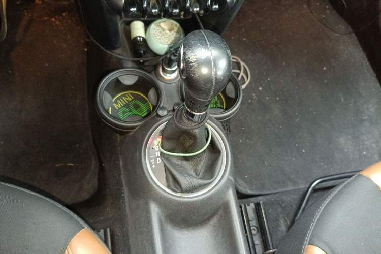 Used MINI 2011 1.6L COOPER Fun Gear Lever