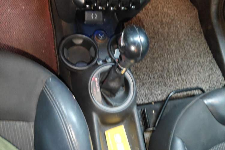 Used MINI 2011 1.6L COOPER Fun Gear Lever