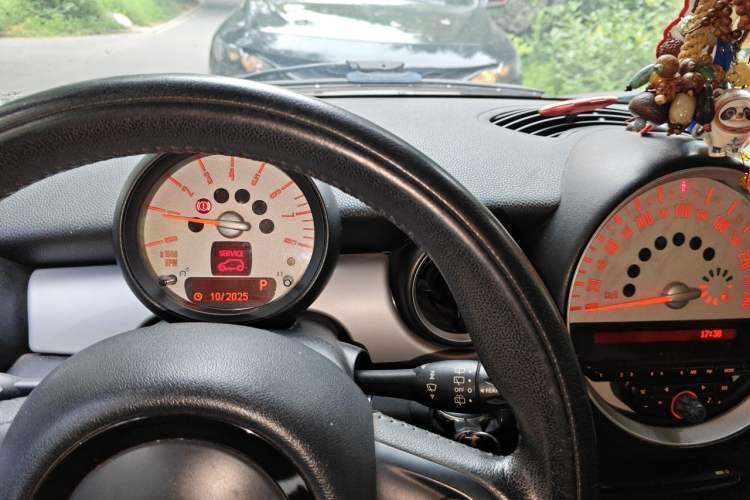 Used MINI 2011 1.6L COOPER Fun Instrument Cluster