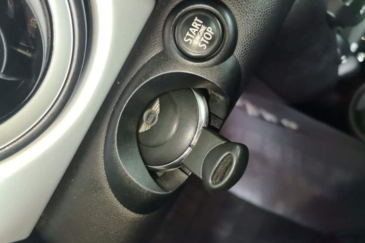 Used MINI 2011 1.6L ONE Interior 1