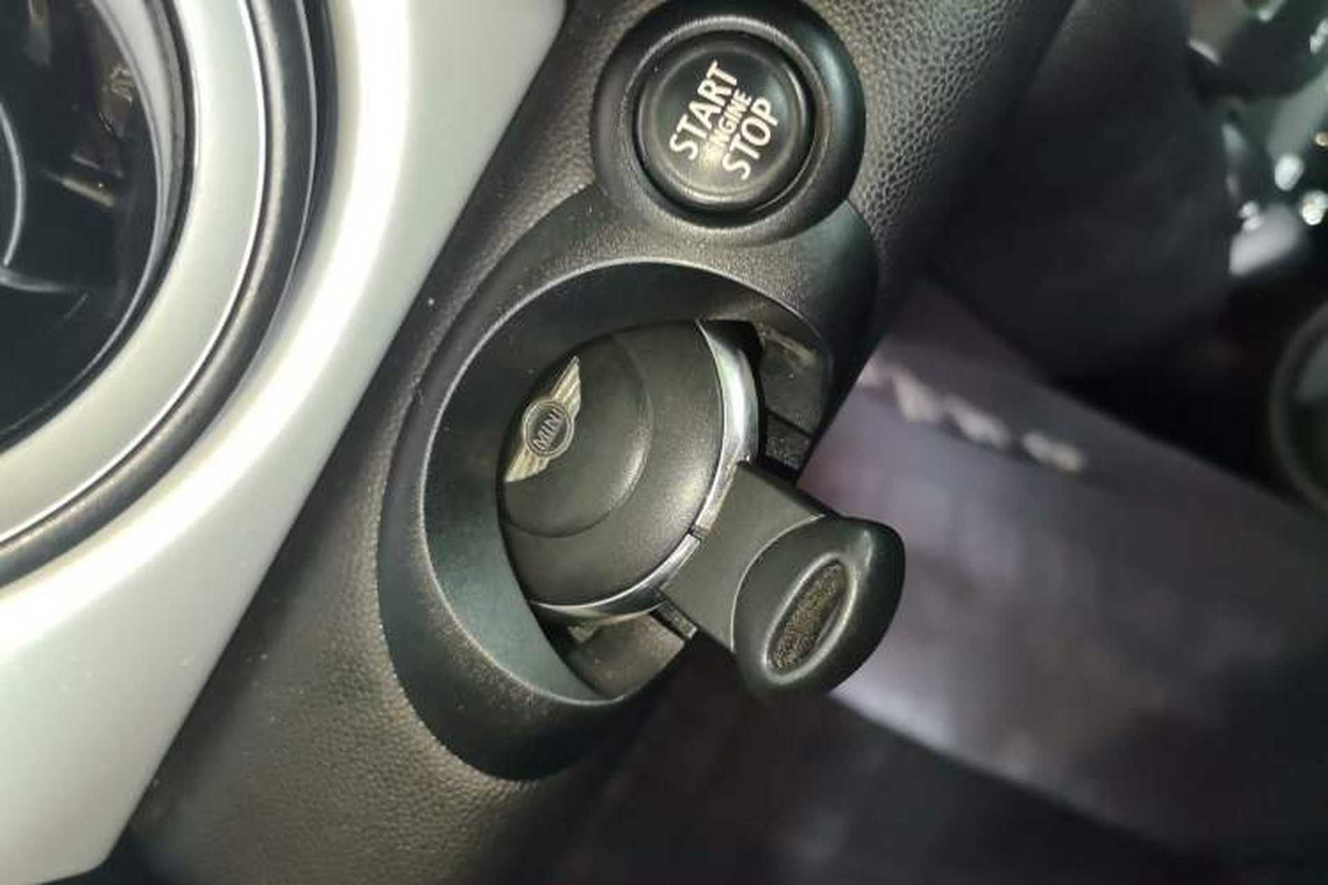Used MINI 2011 1.6L ONE Interior 1