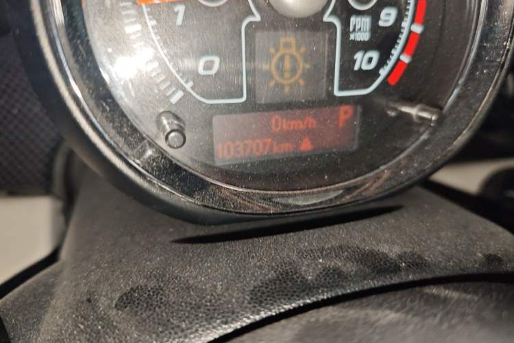 Used MINI 2011 1.6T COOPER S Odometer Close Up