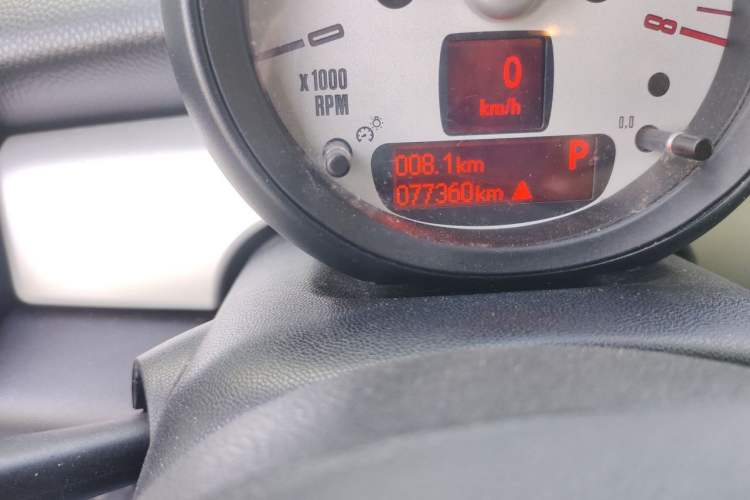 Used MINI 2011 1.6L ONE Odometer Close Up