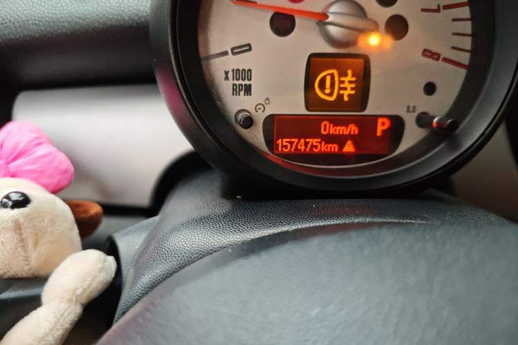 Used MINI 2011 1.6L ONE Odometer Close Up