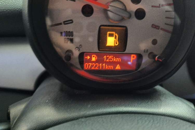 Used MINI 2011 1.6L COOPER Fun Odometer Close Up