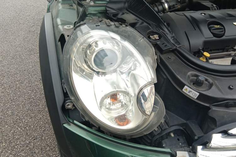 Used MINI 2011 1.6L COOPER Excitement Right Front Headlight