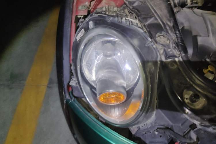 Used MINI 2011 1.6L COOPER Fun Right Front Headlight