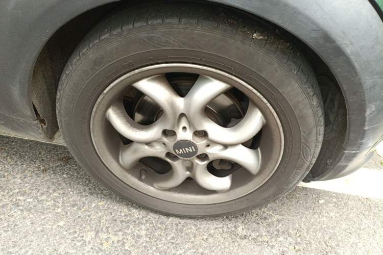 Used MINI 2011 1.6L COOPER Fun Right Front Wheel Hub