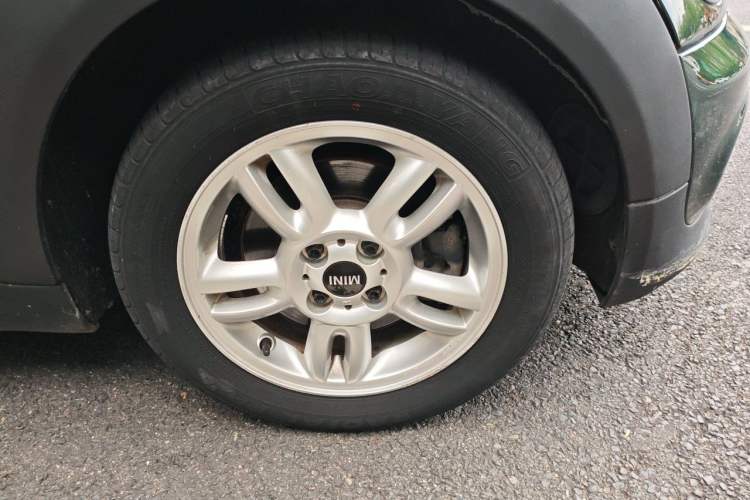 Used MINI 2011 1.6L ONE Right Front Wheel Hub