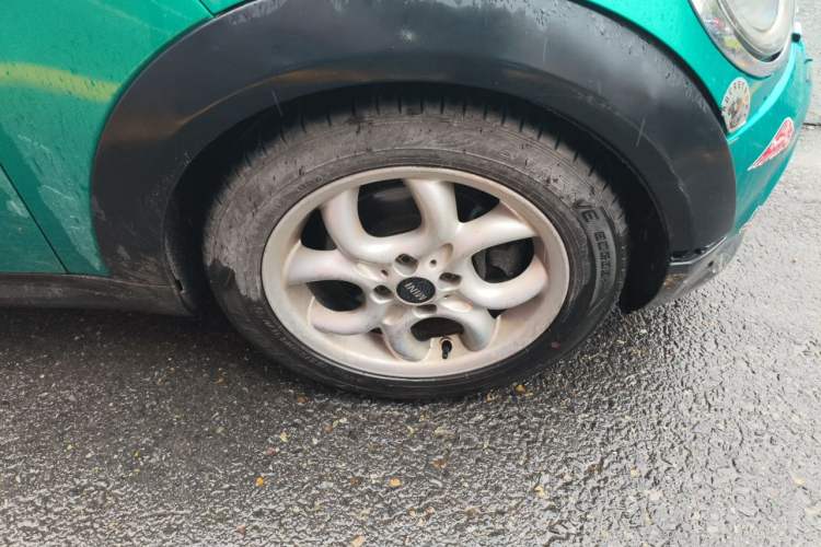 Used MINI 2011 1.6L COOPER Fun Right Front Wheel Hub