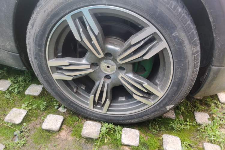 Used MINI 2011 1.6L ONE Right Front Wheel Hub