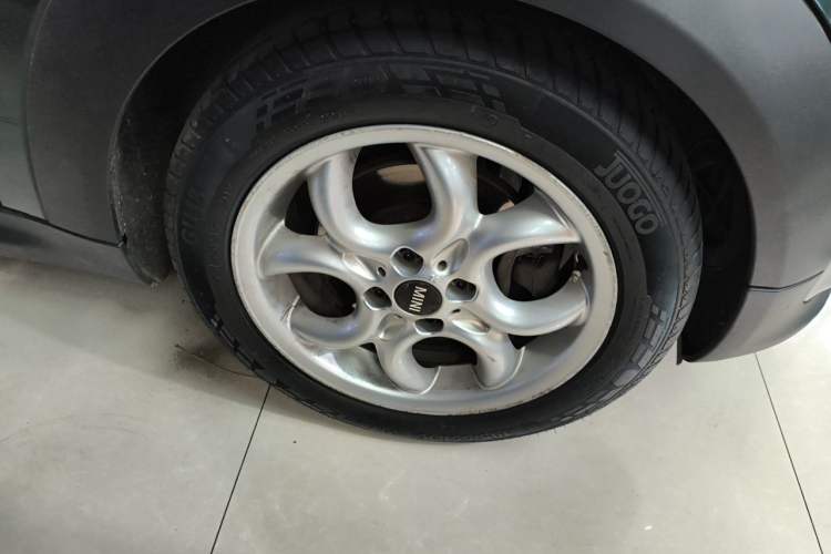 Used MINI 2011 1.6L COOPER Fun Right Front Wheel Hub