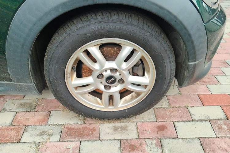Used MINI 2011 1.6L ONE Right Front Wheel Hub