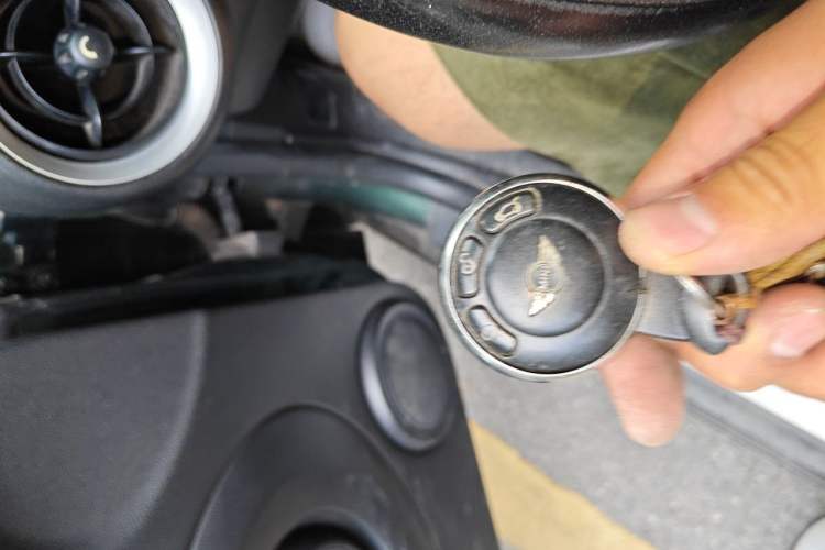 Used MINI 2011 1.6L COOPER Fun Vehicle Key