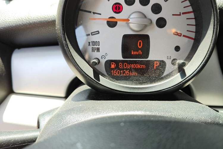 Used MINI 2011 1.6L ONE Odometer Close Up