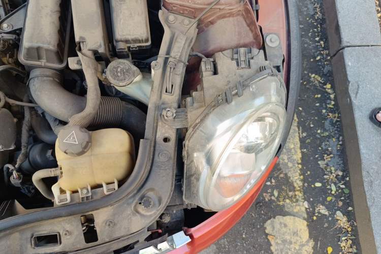 Used MINI 2011 1.6L ONE Engine Bay Left