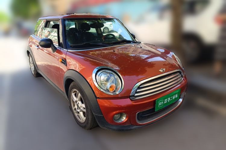 Used MINI 2011 1.6L ONE Front Right 45 Deg
