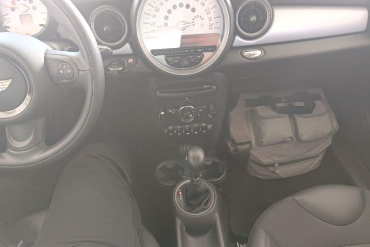 Used MINI 2011 1.6L COOPER Fun Gear Lever