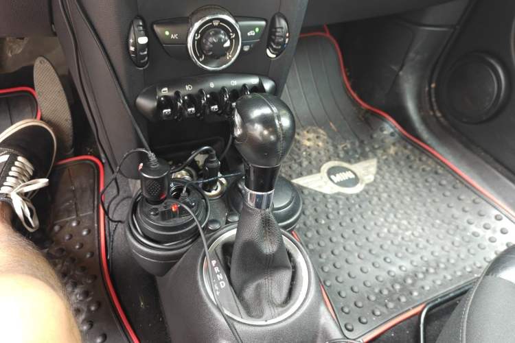 Used MINI 2011 1.6L COOPER Fun Gear Lever