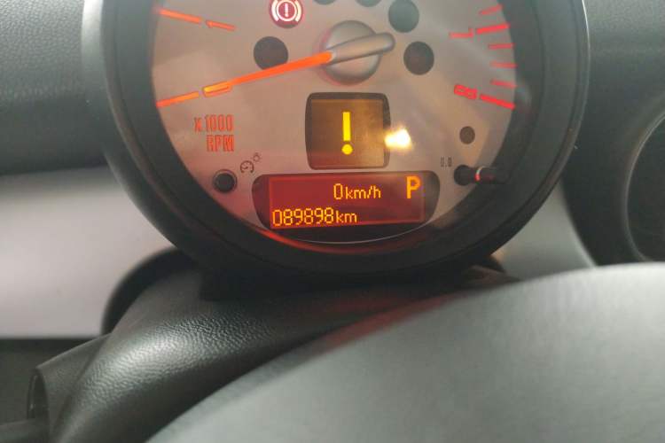 Used MINI 2011 1.6L COOPER Fun Odometer Close Up