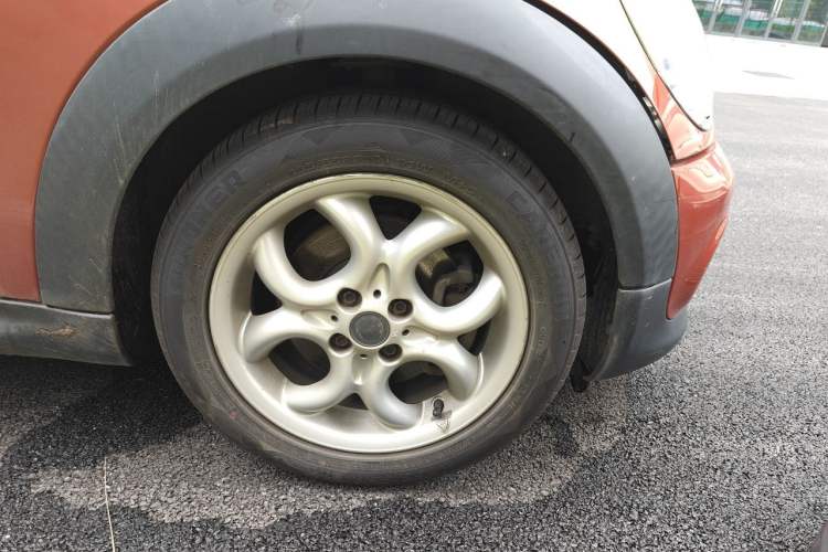 Used MINI 2011 1.6L COOPER Fun Right Front Wheel Hub