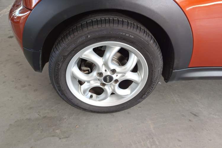 Used MINI 2011 1.6L COOPER Fun Right Rear Wheel Hub