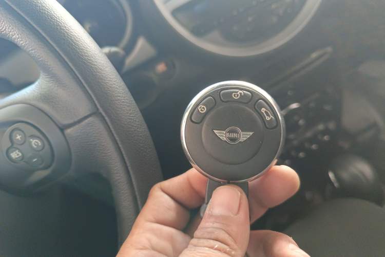 Used MINI 2011 1.6L COOPER Fun Vehicle Key