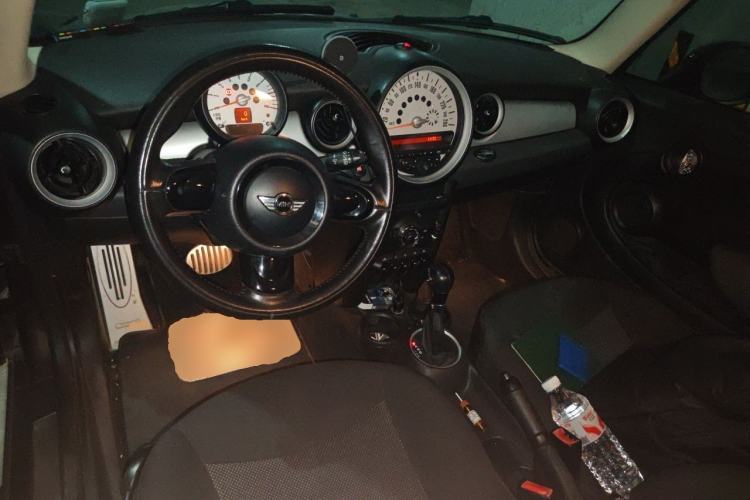 Used MINI 2011 1.6L ONE Center Console