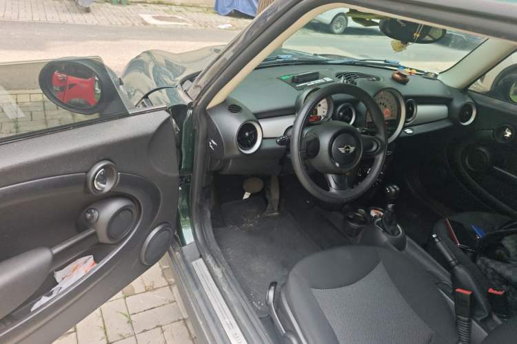Used MINI 2011 1.6L ONE Driver Seat