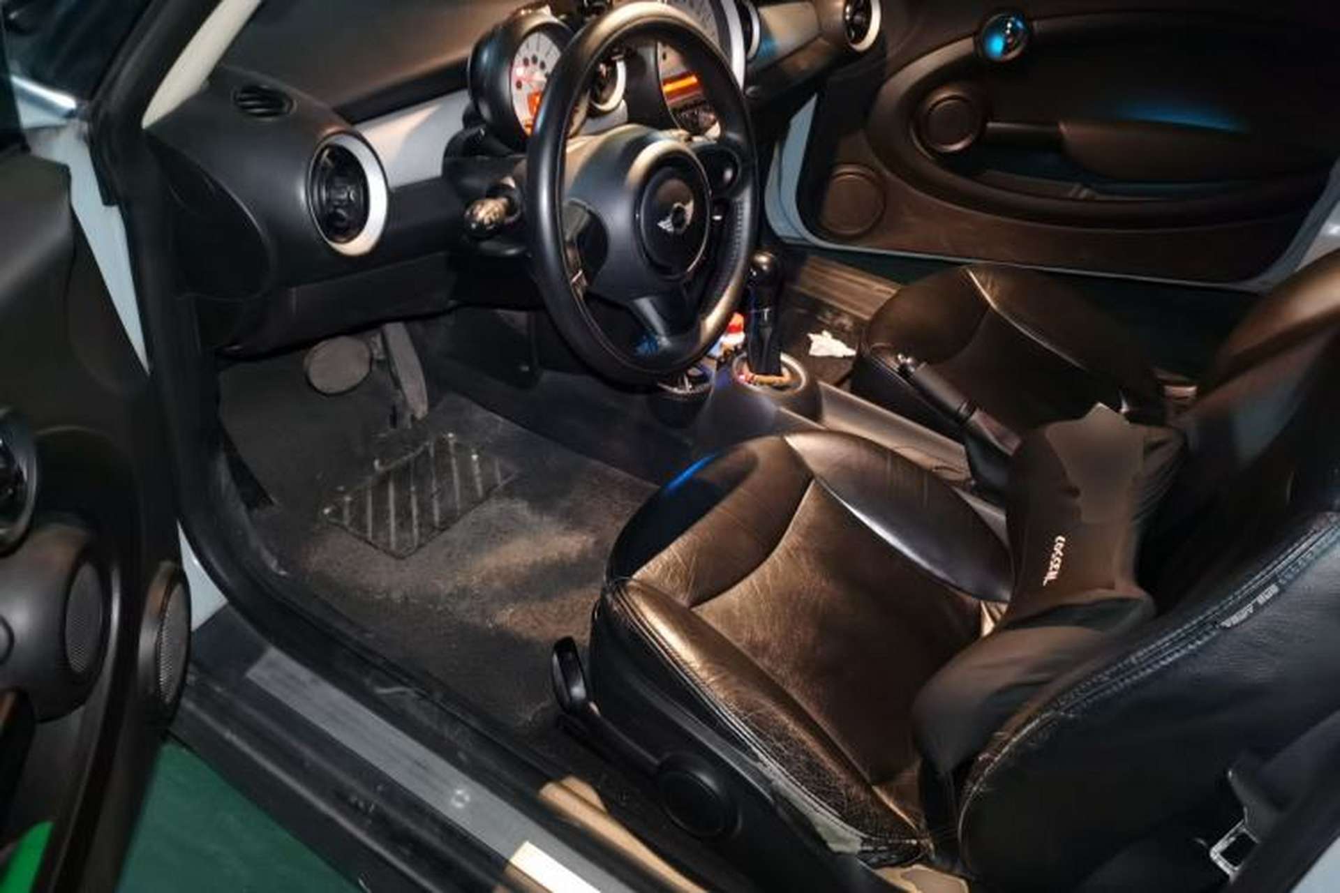 Used MINI 2011 1.6L ONE Driver Seat