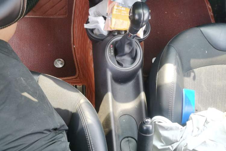 Used MINI 2011 1.6L COOPER Fun Gear Lever