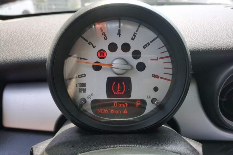 Used MINI 2011 1.6L COOPER Fun Instrument Cluster