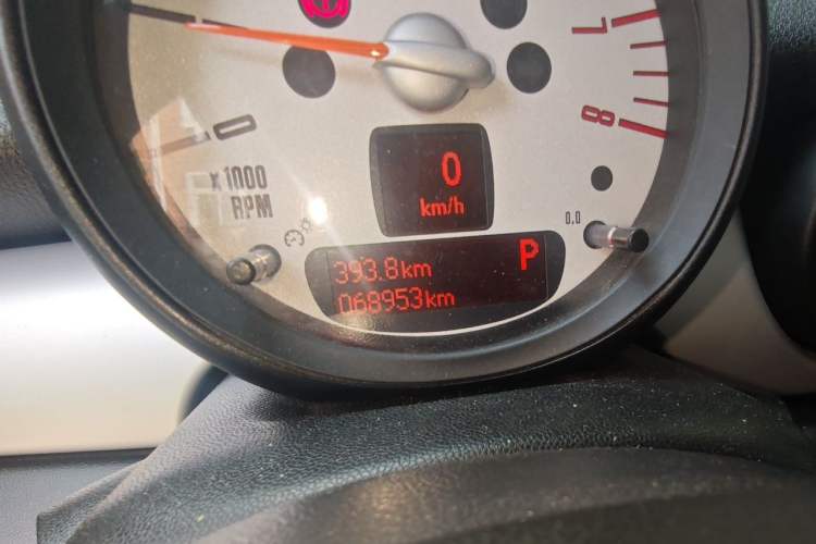 Used MINI 2011 1.6L ONE Odometer Close Up